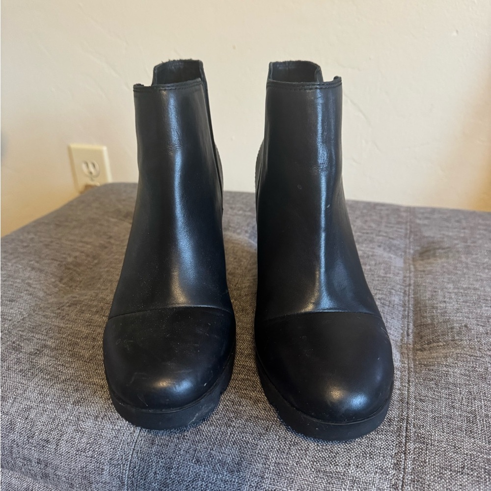 SOREL Joan uptown zip bootie